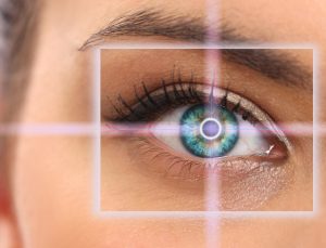Kontakt lens kullanan kadınlar için   dört altın kural