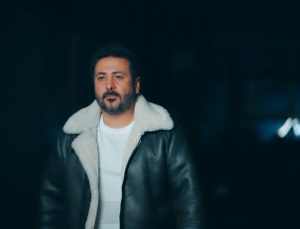 Bertan Coşar- Beyaz Giyme Toz Olur