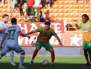 Alanyaspor evinde Konyaspor’u mağlup etti