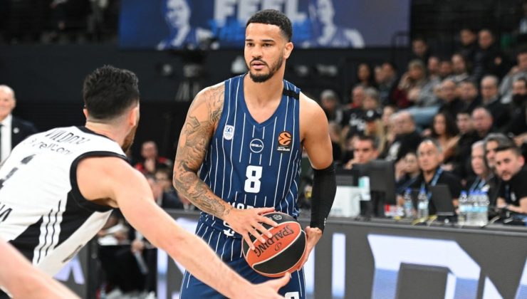 Anadolu Efes kâbustan uyandı, seriye bağladı!