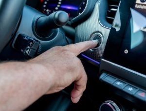 Araçlardaki bu tuş kaldırılıyor! Milyonlarca sürücüyü ilgilendiren haber geldi