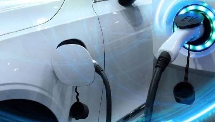 Elektrikli araçta geri adımın faturası ağır oldu: Devler hibrit ve benzine dönüyor
