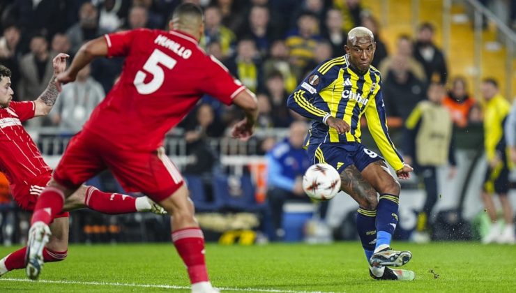 Fenerbahçe penaltı bekledi, hakem ‘Devam’ dedi