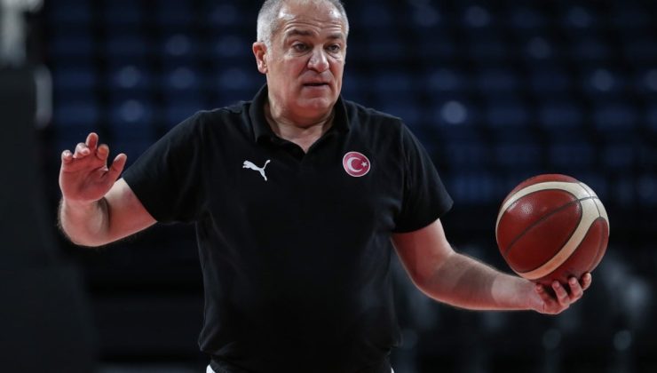 Galatasaray’ın eski hocası Ekrem Memnun parkelere geri döndü