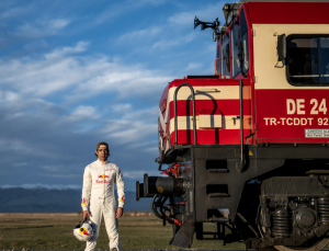 Hareket halindeki trene tarihi iniş yaptı! Dario Costa yeni hedefini açıkladı