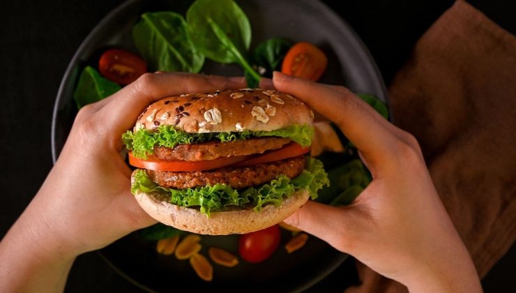 İflasa sürüklenmişti… Fast food devine bir darbe daha: Ellerindeki nakitten de olacaklar