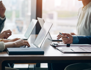 Ofis işinde çalışıyorsanız dikkat etmeniz gereken yedi sağlık sorunu