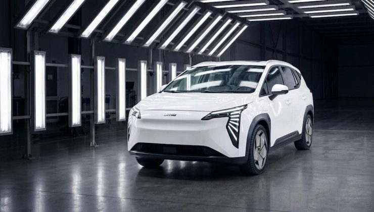 Savaştaki ülke yüzde 100 yerli elektrikli araç üretti! 830 bin TL’den satışa çıkacak