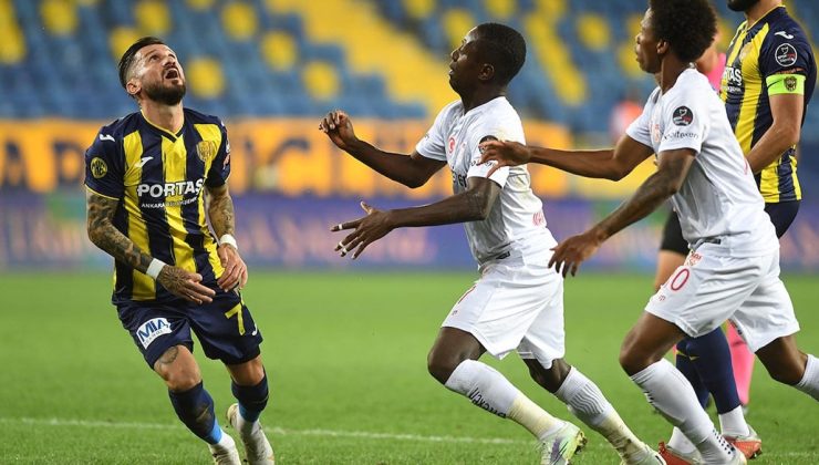 Süper Lig’in eski yıldızı bakan yardımcısı oldu