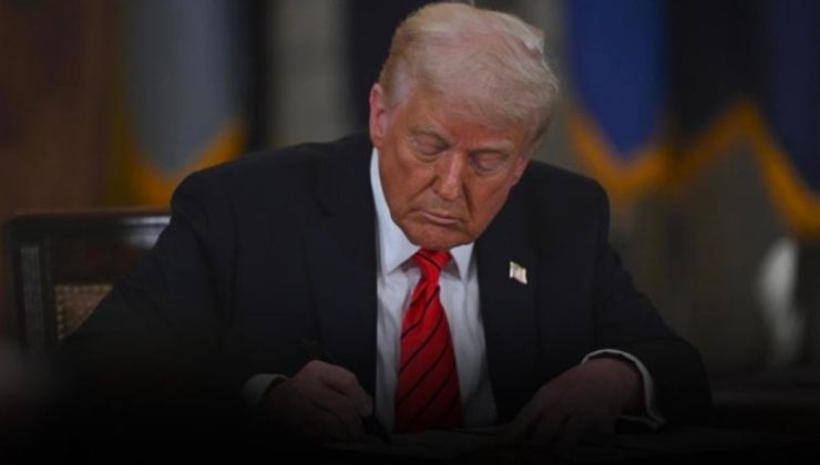 Trump tüm dünyaya uyguladığı vergiyi yüzde 15’e çıkarttı