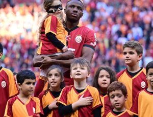 Verdiği röportaj duygulandırmıştı! Osimhen ve annesi için koreografi yapılacak